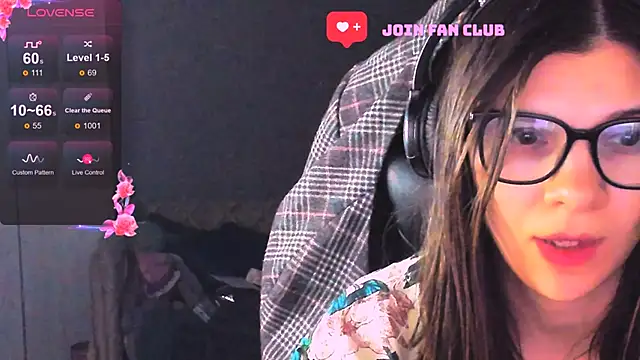 Snapshot of MollyLollipop chatting on November 24, 4:51 pm MollyLollipop online show from November 24, 4:51 pm