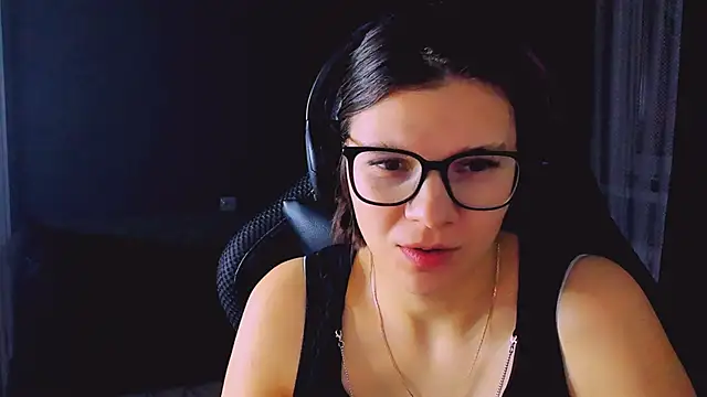 Snapshot of MollyLollipop chatting on January 16, 6:56 pm MollyLollipop online show from January 16, 6:56 pm