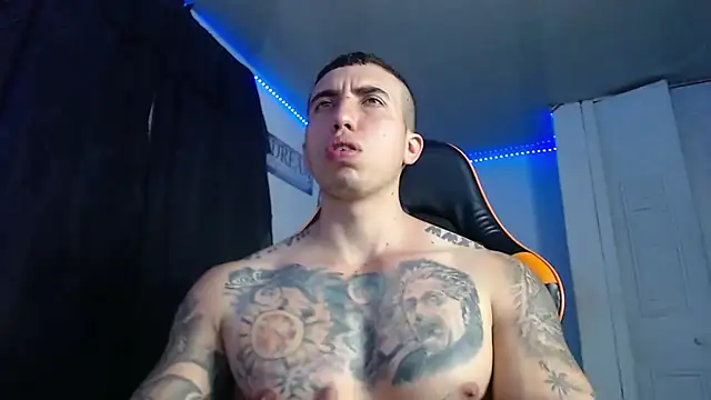 Snapshot of Adam_Hudsond chatting on September 22, 1:18 am Adam Hudsond online show from September 22, 1:18 am