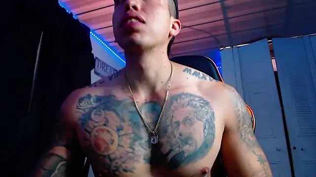 Snapshot of Adam_Hudsond chatting on October 22, 2:28 pm Adam Hudsond online show from October 22, 2:28 pm