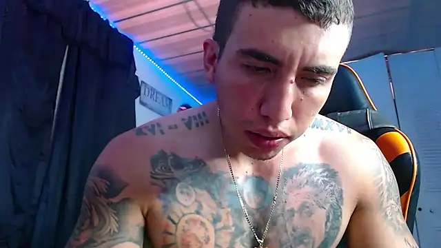 Snapshot of Adam_Hudsond chatting on October 23, 1:32 pm Adam Hudsond online show from October 23, 1:32 pm