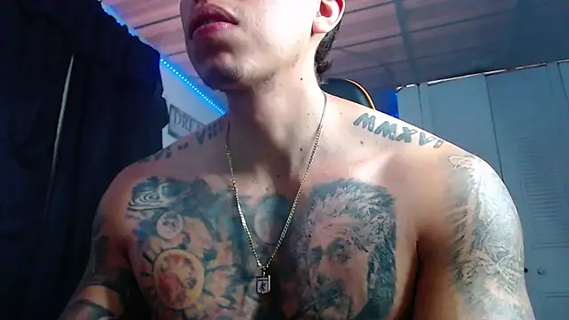 Snapshot of Adam_Hudsond chatting on October 30, 3:13 pm Adam Hudsond online show from October 30, 3:13 pm