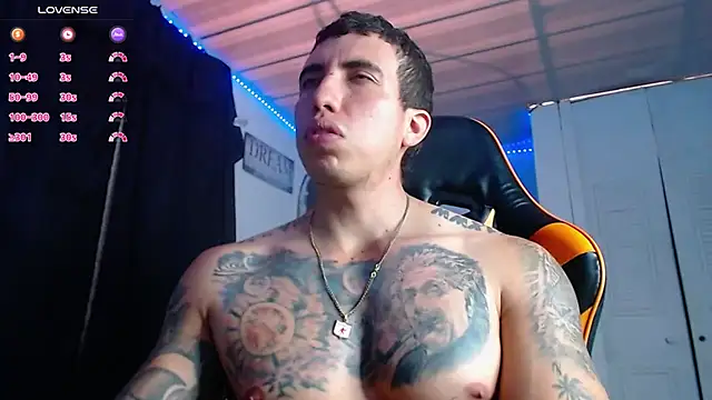 Snapshot of Adam_Hudsond chatting on November 13, 3:00 pm Adam Hudsond online show from November 13, 3:00 pm