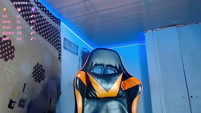 Snapshot of Adam_Hudsond chatting on November 30, 10:03 pm Adam Hudsond online show from November 30, 10:03 pm