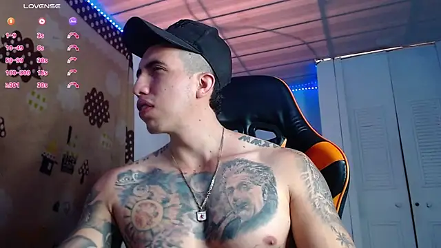 Snapshot of Adam_Hudsond chatting on December 4, 2:48 pm Adam Hudsond online show from December 4, 2:48 pm