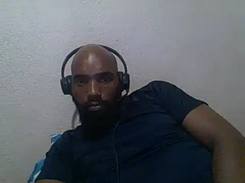 KAYBEEDEFREAK online show from February 11, 7:38 pm