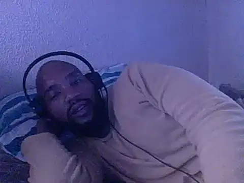 KAYBEEDEFREAK online show from February 14, 3:15 pm