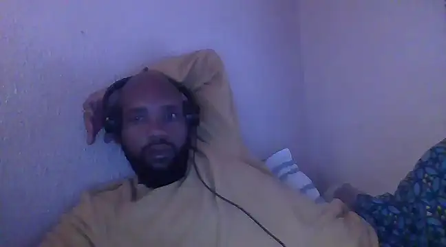 KAYBEEDEFREAK online show from February 16, 9:04 am