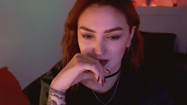Snapshot of LilyFarey chatting on December 12, 5:37 pm LilyFarey online show from December 12, 5:37 pm
