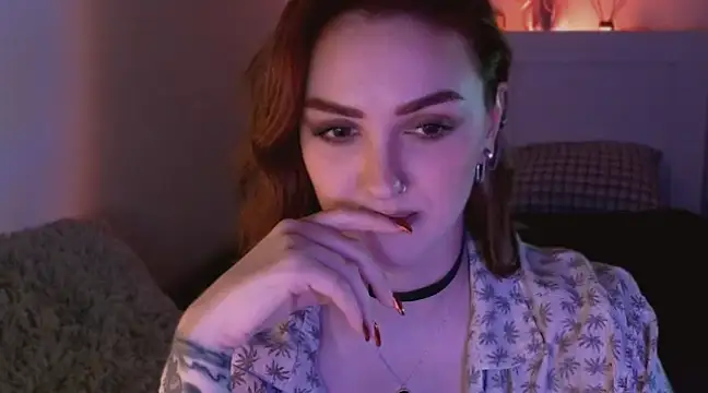 Snapshot of LilyFarey chatting on December 19, 5:08 pm LilyFarey online show from December 19, 5:08 pm