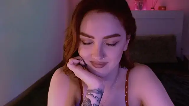 Snapshot of LilyFarey chatting on December 28, 6:29 pm LilyFarey online show from December 28, 6:29 pm