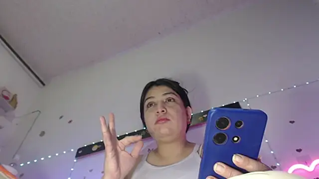oliviarodriguez2u online show from July 23, 10:40 pm