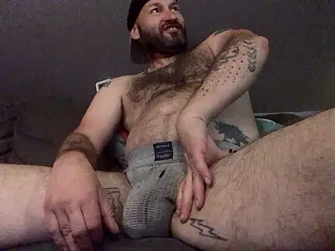 GhetTOfag  online show from June 8, 6:25 am