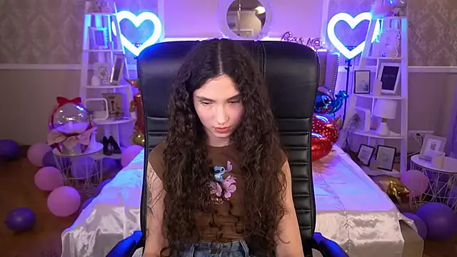 BabyFlowerr online show from February 10, 8:00 pm