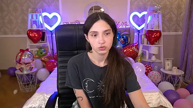 BabyFlowerr online show from February 18, 2:05 am