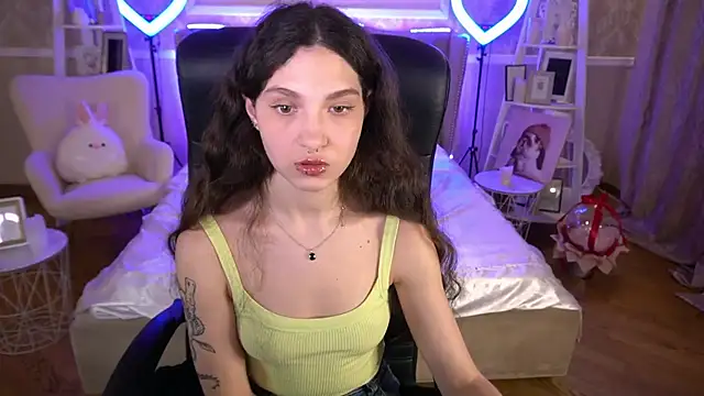 BabyFlowerr online show from March 14, 7:55 pm