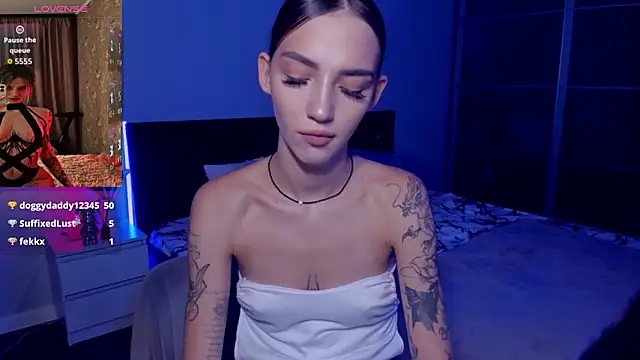 Snapshot of SophieCatty chatting on October 5, 11:30 am SophieCatty online show from October 5, 11:30 am