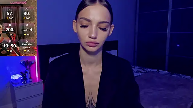 Snapshot of SophieCatty chatting on October 14, 12:00 am SophieCatty online show from October 14, 12:00 am