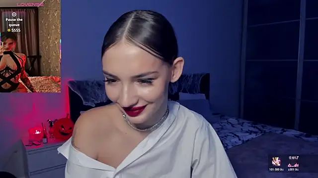 Snapshot of SophieCatty chatting on October 30, 2:18 pm SophieCatty online show from October 30, 2:18 pm