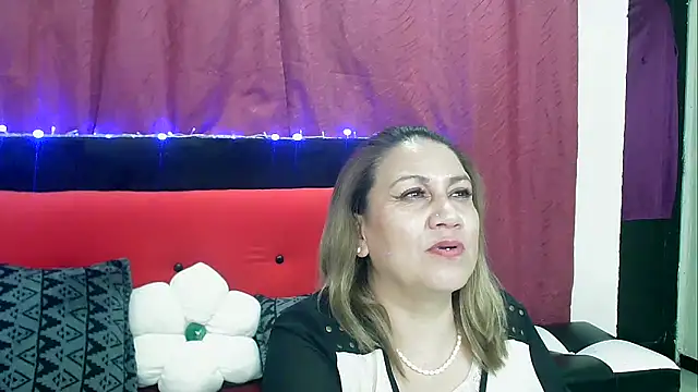 yayita mature online show from January 6, 7:45 pm