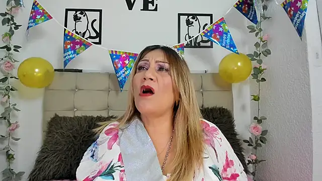 yayita mature online show from June 10, 3:11 pm