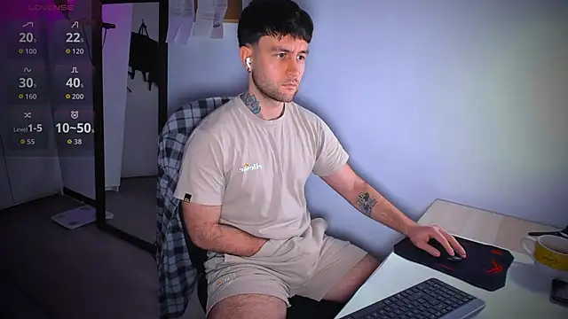 HonestAndrew online show from February 3, 7:35 am