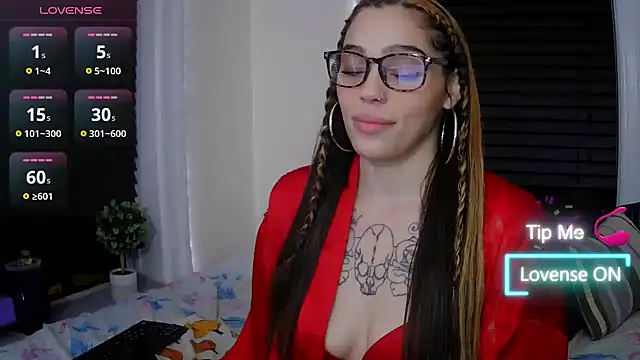 sapphirestorm8 online show from November 9, 1:26 am