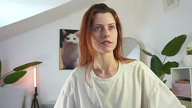 Snapshot of doll_lesli chatting on April 4, 1:08 pm doll lesli online show from April 4, 1:08 pm