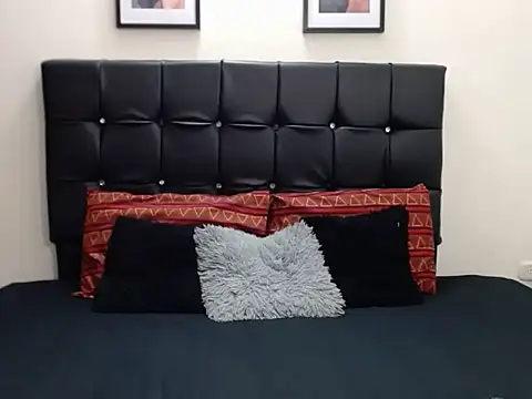 Violette Adams online show from September 15, 12:05 pm