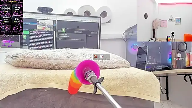 Paulina Davis  online show from February 9, 10:58 pm