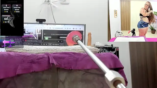 Paulina Davis  online show from July 18, 1:21 am