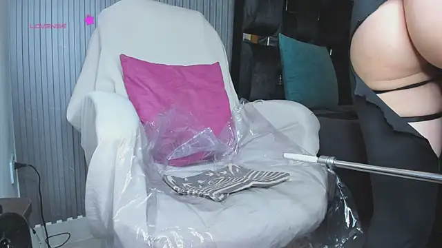 Snapshot of levana1 chatting on September 26, 1:09 am levana1 online show from September 26, 1:09 am