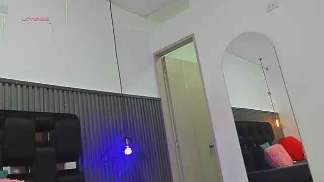 Snapshot of levana1 chatting on October 17, 1:09 am levana1 online show from October 17, 1:09 am