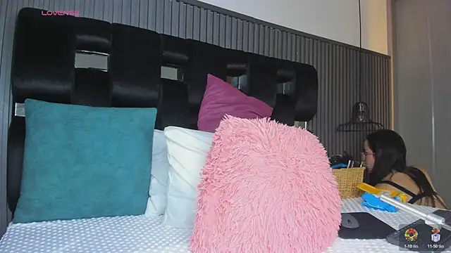 levana1 online show from December 2, 12:16 am