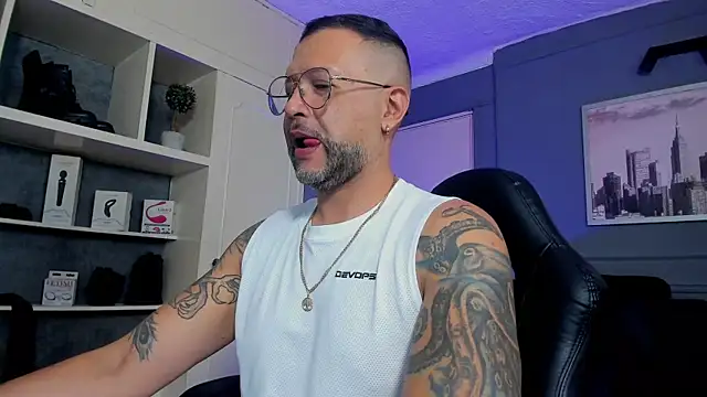 MrFrank tattoo online show from October 4, 5:22 pm