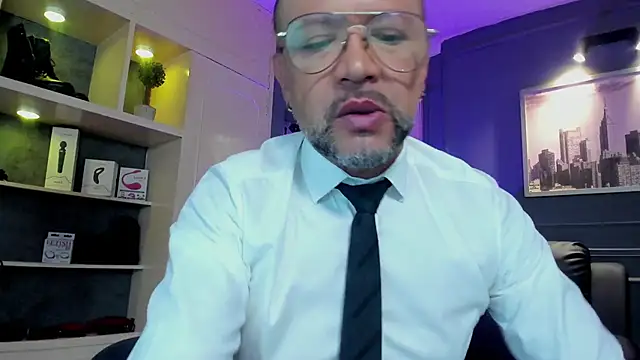 MrFrank tattoo online show from January 8, 12:07 pm