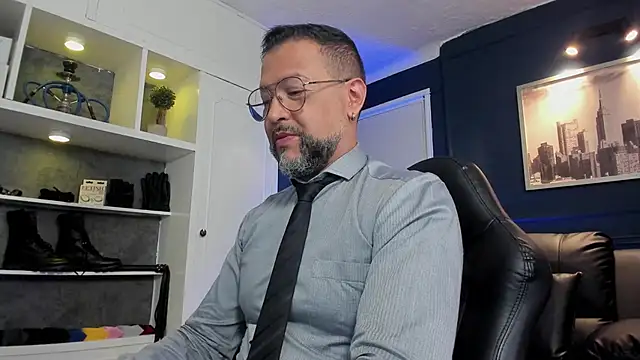 MrFrank tattoo online show from June 4, 1:39 pm