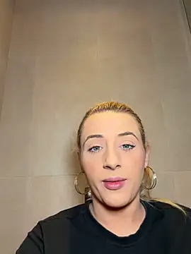 Strongqueen online show from February 8, 7:39 pm