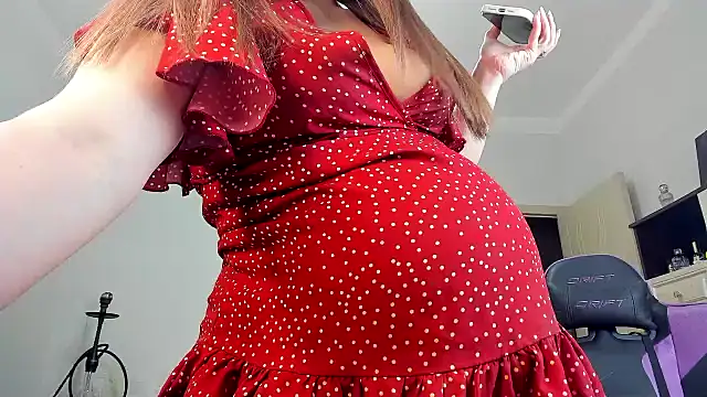 Snapshot of stella_vestal chatting on December 8, 3:45 pm stella vestal online show from December 8, 3:45 pm