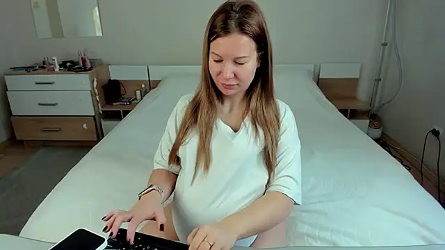 Snapshot of stella_vestal chatting on February 3, 4:04 am stella vestal online show from February 3, 4:04 am