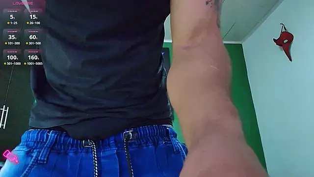 Snapshot of GendersonFit chatting on February 24, 2:26 pm GendersonFit online show from February 24, 2:26 pm