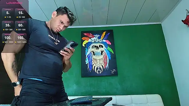 Snapshot of GendersonFit chatting on February 25, 8:51 pm GendersonFit online show from February 25, 8:51 pm