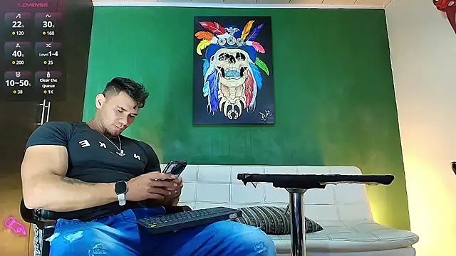 Snapshot of GendersonFit chatting on March 3, 2:23 pm GendersonFit online show from March 3, 2:23 pm