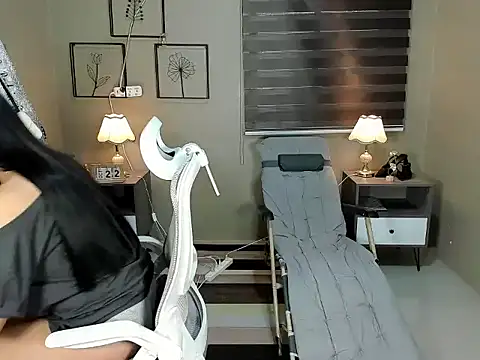 Snapshot of EternityBanks chatting on October 31, 11:50 pm EternityBanks online show from October 31, 11:50 pm