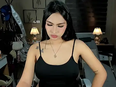 Snapshot of EternityBanks chatting on December 4, 4:59 pm EternityBanks online show from December 4, 4:59 pm