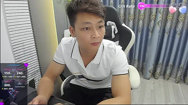Snapshot of Naughty--asian chatting on July 5, 4:19 am Naughty--asian online show from July 5, 4:19 am