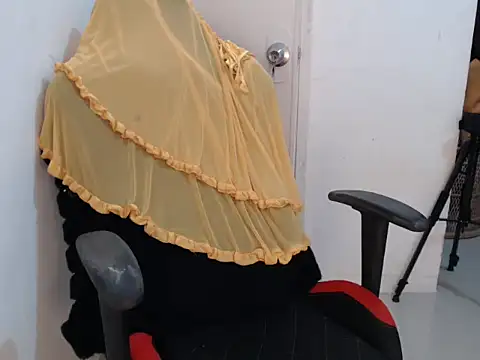 Snapshot of SweetAsian_Jojo69 chatting on October 17, 7:16 pm SweetAsian Jojo69 online show from October 17, 7:16 pm