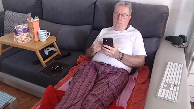 Nudelschwanz online show from February 7, 2:47 pm