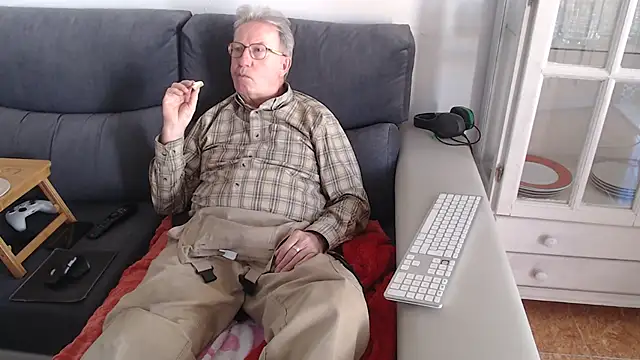 Nudelschwanz online show from February 8, 11:55 am