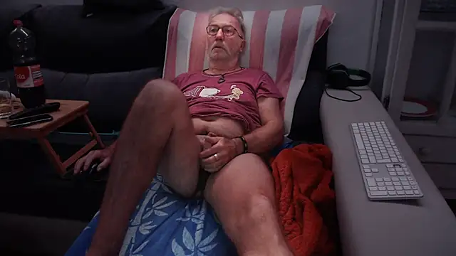 Nudelschwanz online show from October 13, 6:46 am